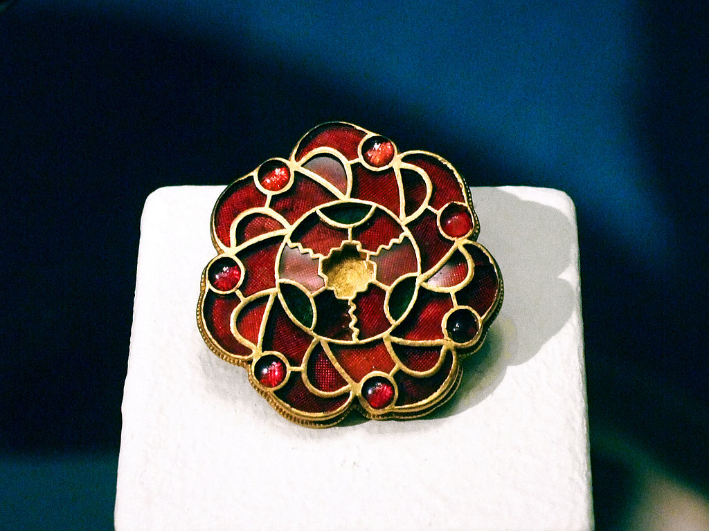 варины1024px-Germanic_grave_goods_from_Schwanbeck_-_fibula.jpg