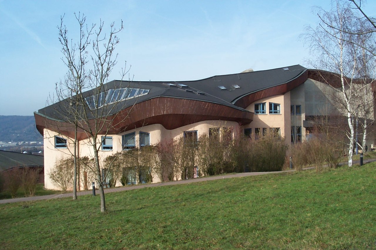 гер1280px-Trier-germany-waldorfschule.jpg