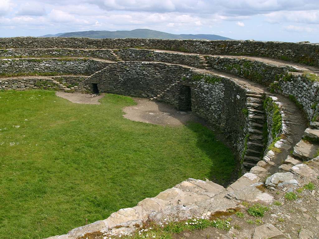 ирлGrainan_of_aileach.jpg