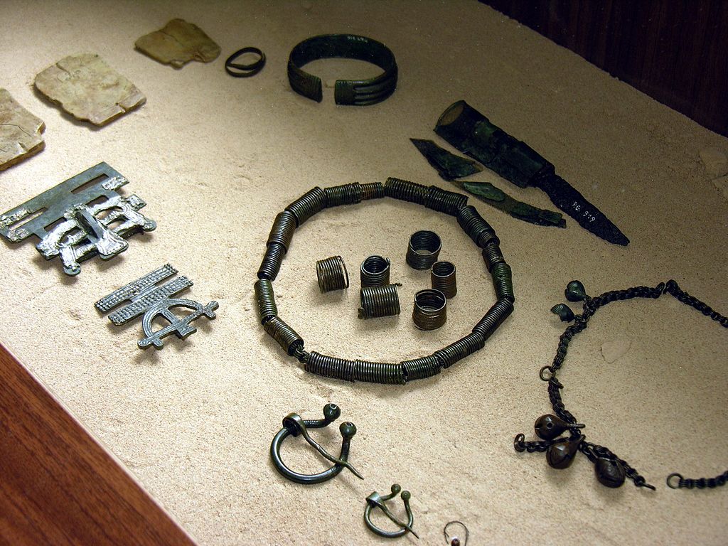 литва Archeologiniai_radiniai,_2006-06-08.JPG