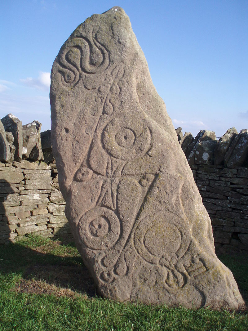 пикт800px-Serpent_stone.jpg