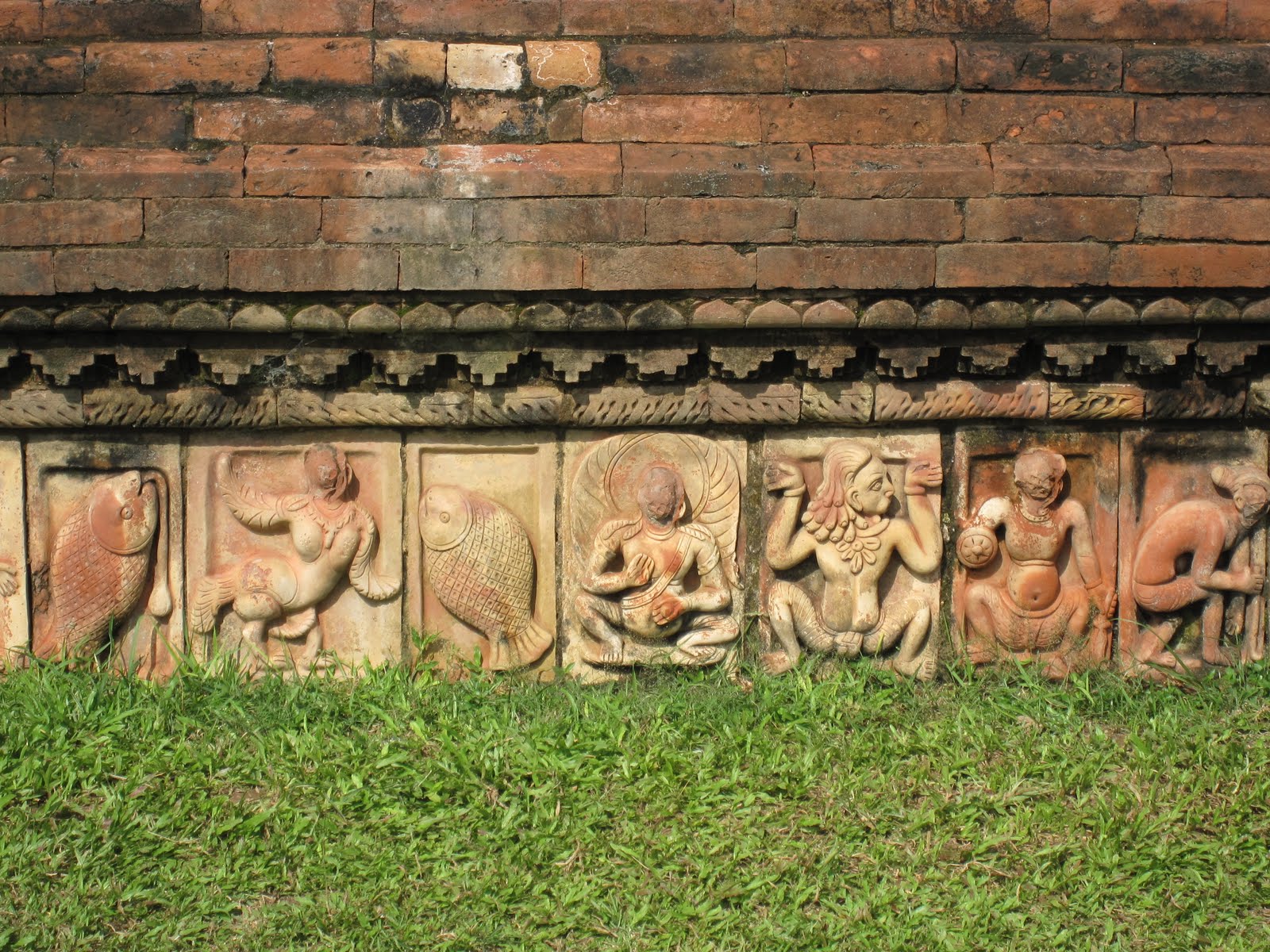 плаruins_of_the_buddhist_vihara_at_paharpur__bangladesh__7_.jpg
