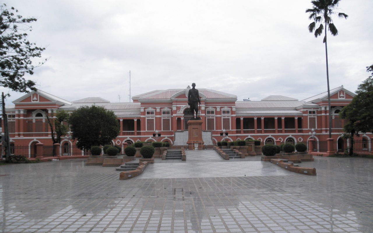 сиам Saranrom_Palace_-_panoramio.jpg