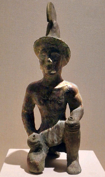 синьцзян джунгария Bronze_Warrior_Statue_without_shade.jpg