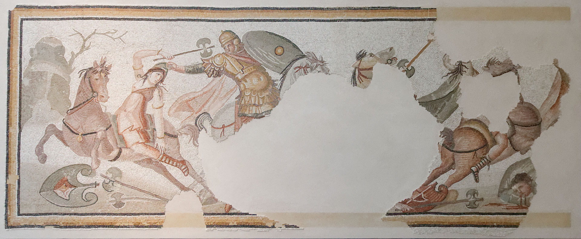 сирия Louvre_-_Fragment_de_mosaïque_de_sol_-_Amazonomachie_-_Ma_3457.jpg