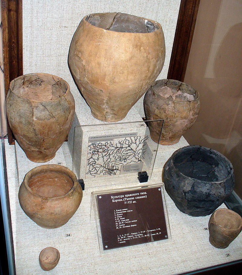 слав корчак Pots_Korchak_culture_GIM.jpg