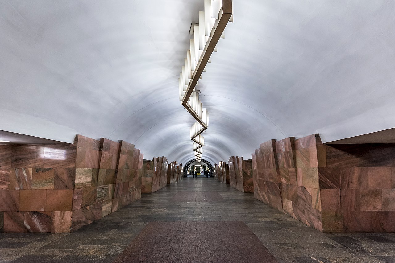 совMetro_MSK_Line7_Barrikadnaya.jpg