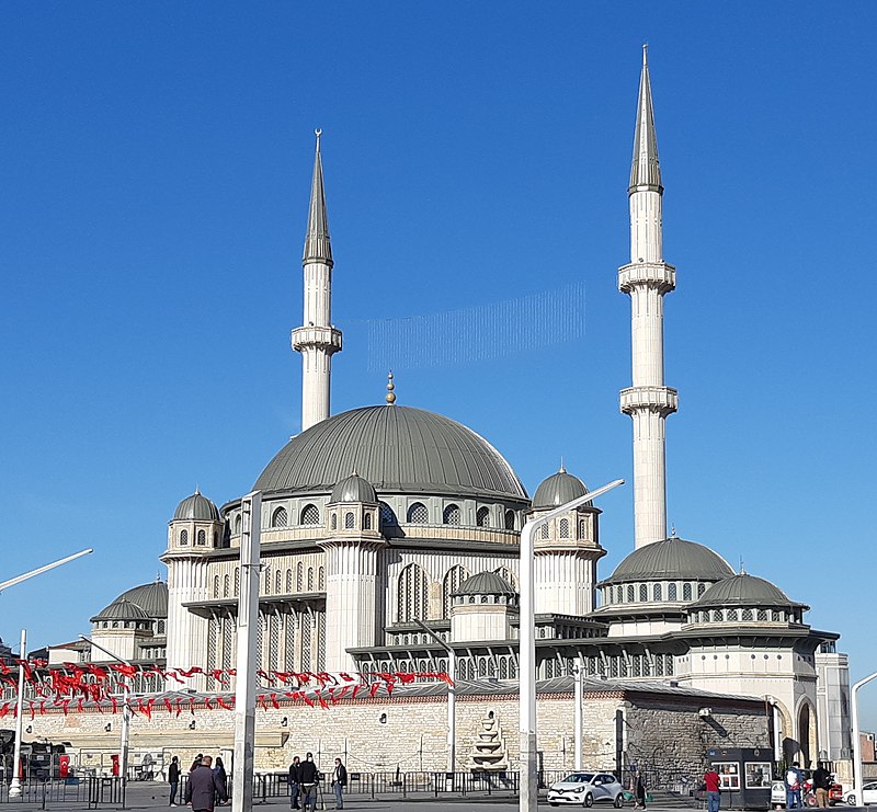 турTaksim_Mosque,_2021_(2)_(cropped).jpg