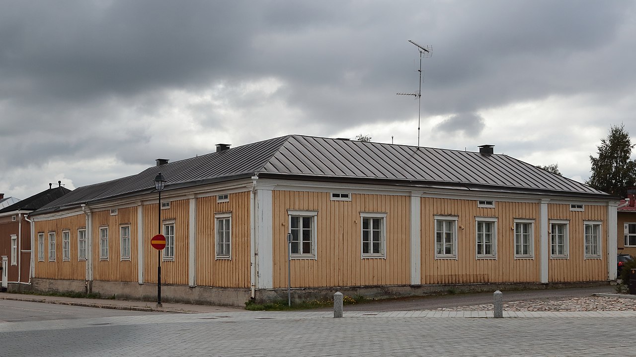 фин1280px-Kirkkokatu_21_Raahe_20200806_03.jpg