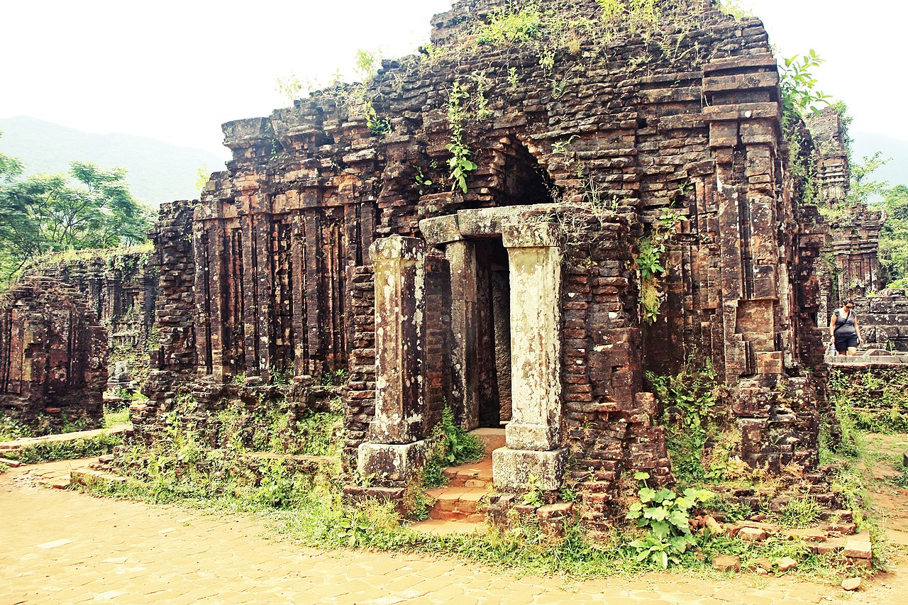 чамп 1280px-Mỹ_Sơn_(5679154601).jpg