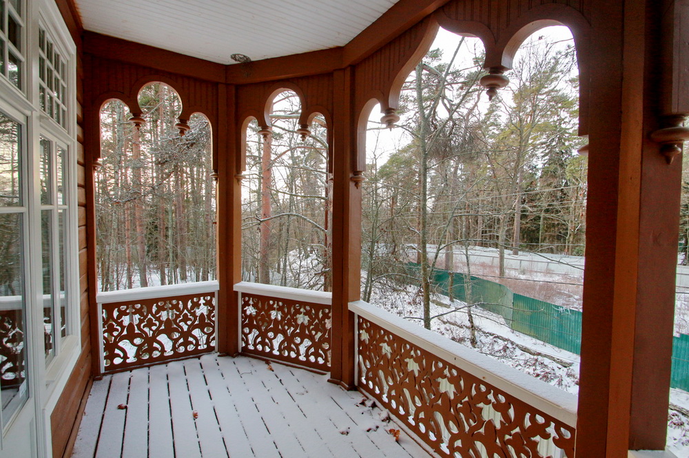 юхневича komarovo-dacha-juhnevycha-yerker.jpg