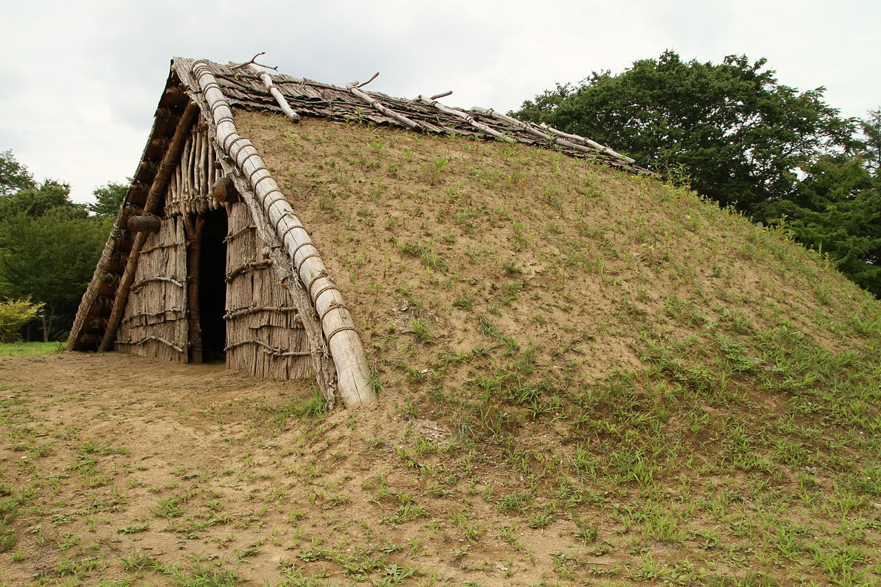 御所野遺跡竪穴式住居.JPG