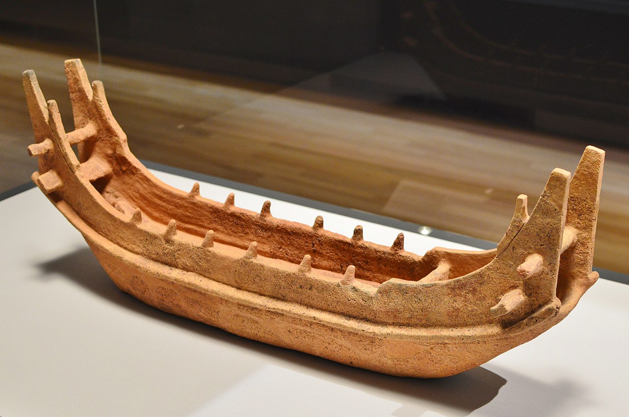 西都原古墳群出土_埴輪_船.JPG