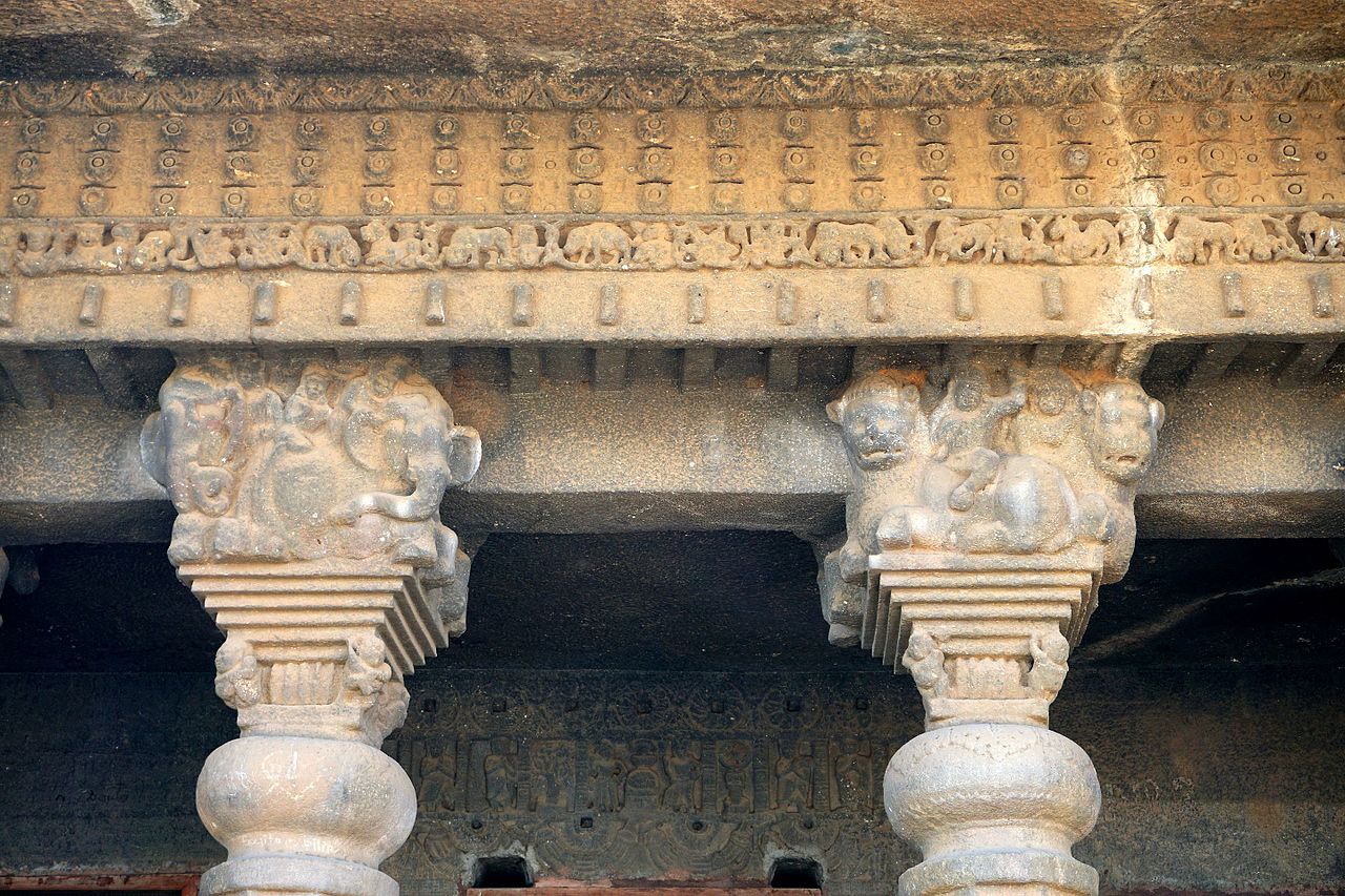 011_Cave_3,_Pillars_and_Relief_(33928504416).jpg