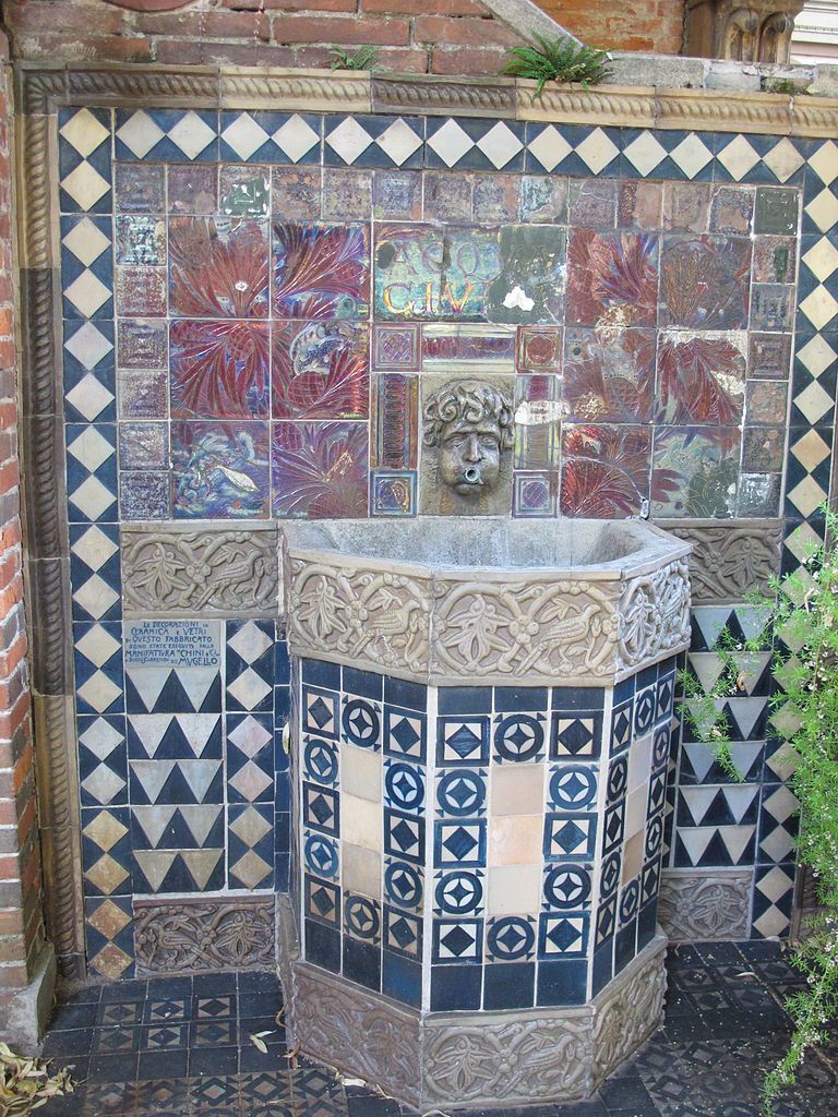 10 768px-Terme_tamerici,_loggetta_maioliche_03.jpg