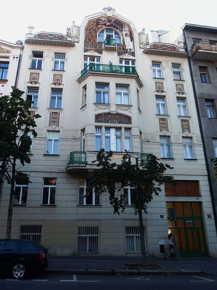 10 Praha,_Bubenečská_17_0.jpg