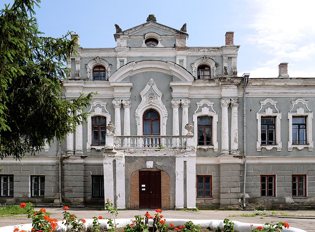 1024px-Староприлуцький_палац_P1500125.jpg