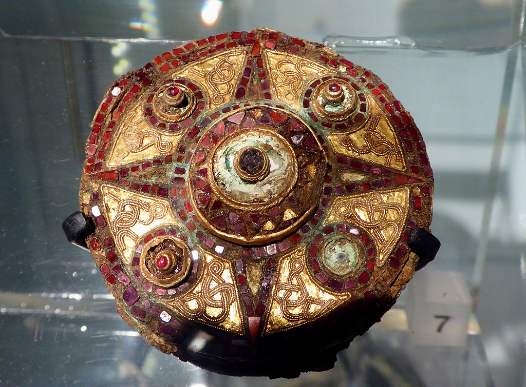 1024px-Anglo-Saxon_Brooch_from_Covent_Garden_in_the_Museum_of_London.jpg