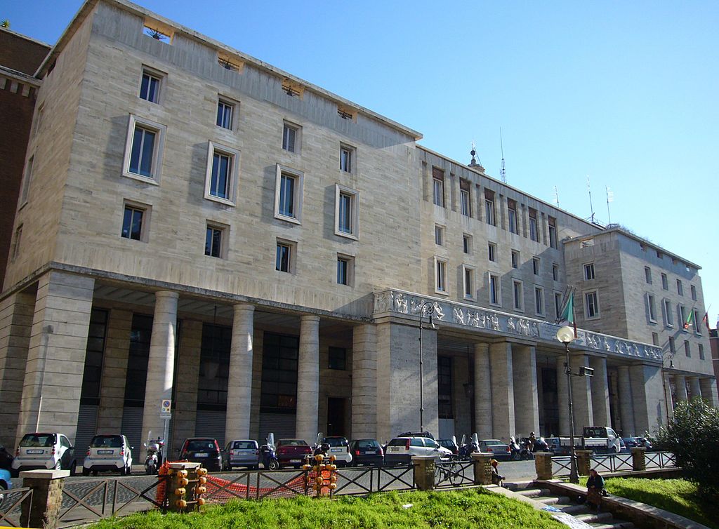 1024px-Campo_Marzio_-_Piazza_Augusto_Imperatore_1000135.jpg
