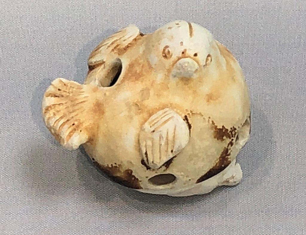 1024px-Changsha_stoneware_whistle_830s_Tang_shipwreck_IMG_9353.jpg