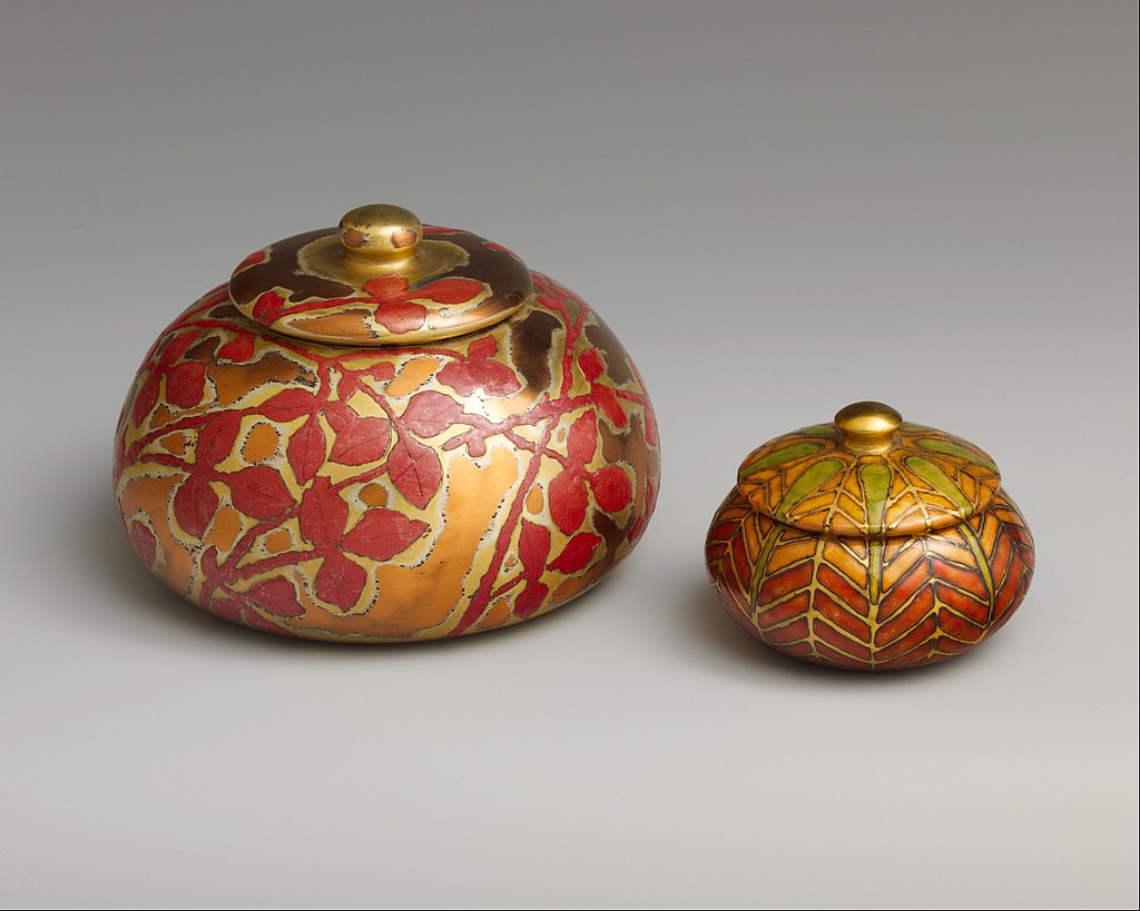 1024px-Covered_Box_MET_DP132158.jpg