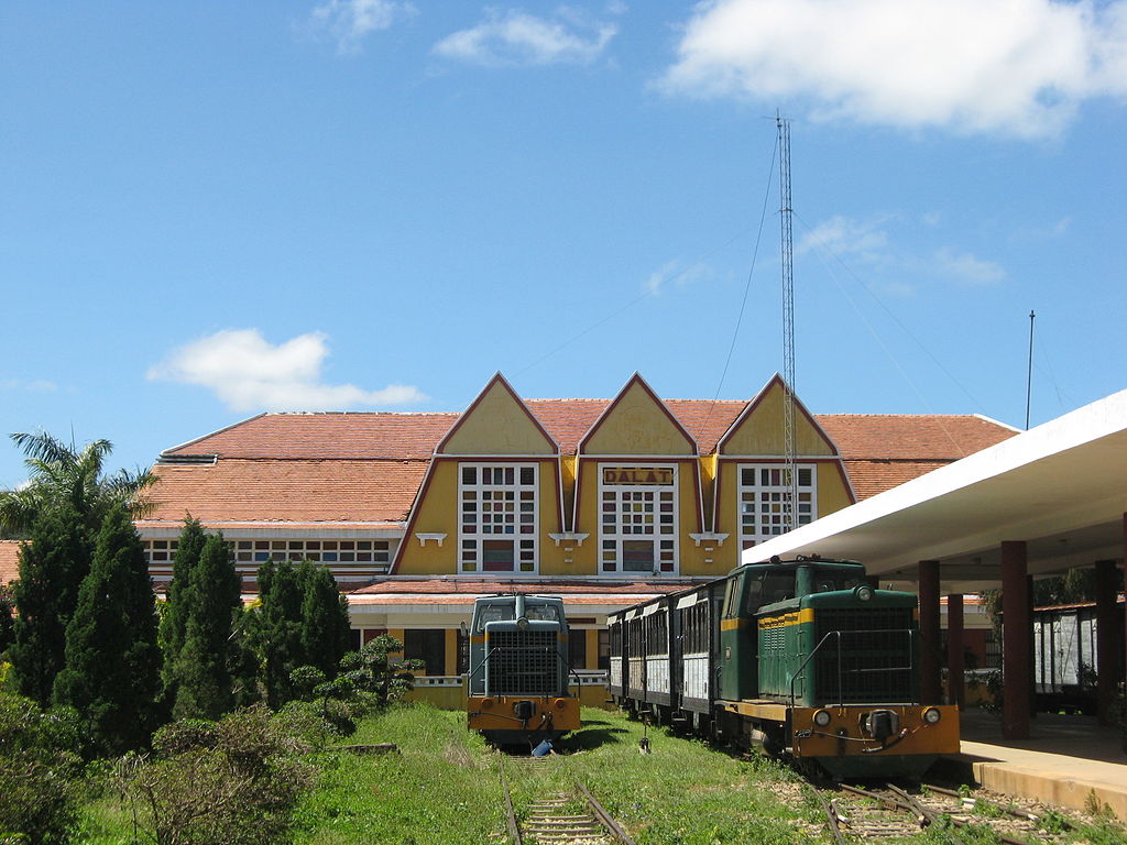 1024px-Da_Lat_train_station_29.jpg