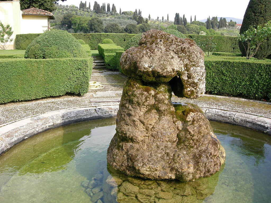 1024px-Giardino_di_villa_gamberaia,_parterre_d'acqua_04.jpg