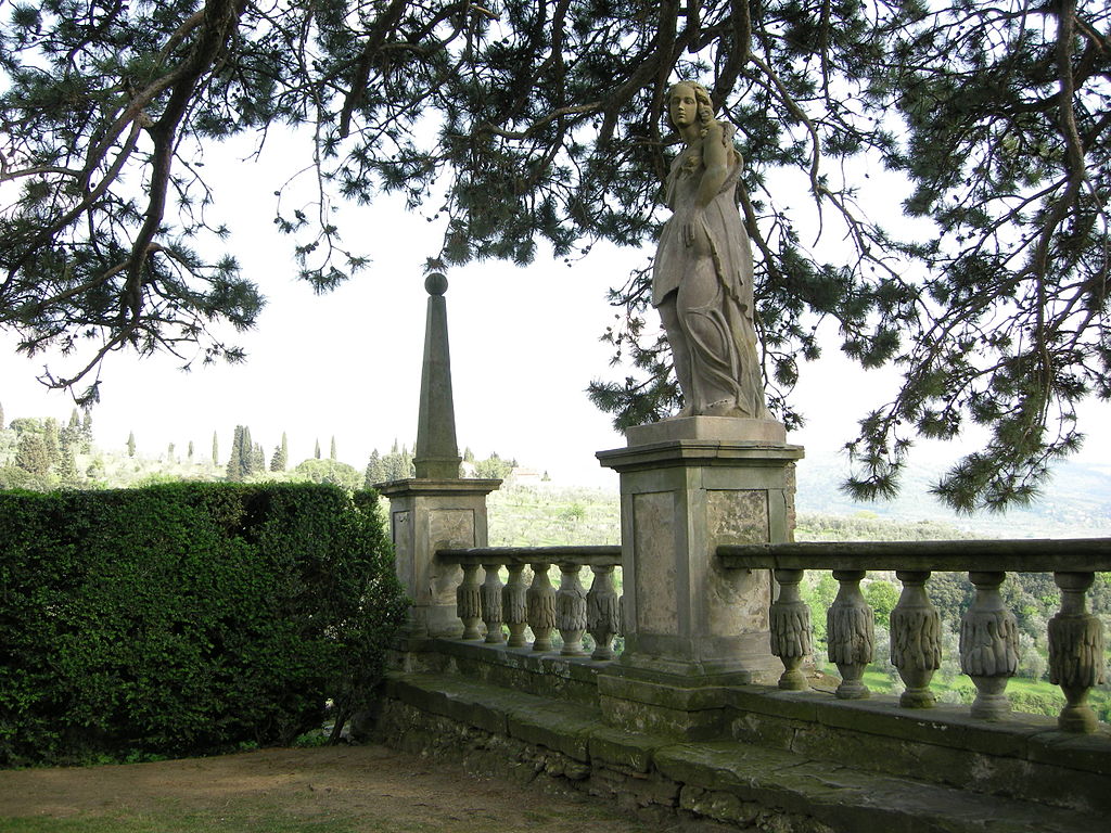 1024px-Giardino_di_villa_gamberaia,_parterre_d'acqua_28.jpg