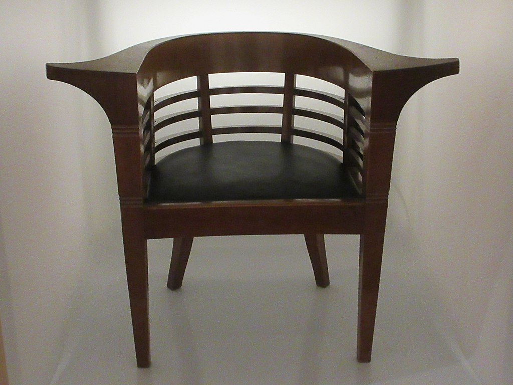 1024px-Johan_Rohde_-_Chair_for_Dr._Alfred_Pers.jpg