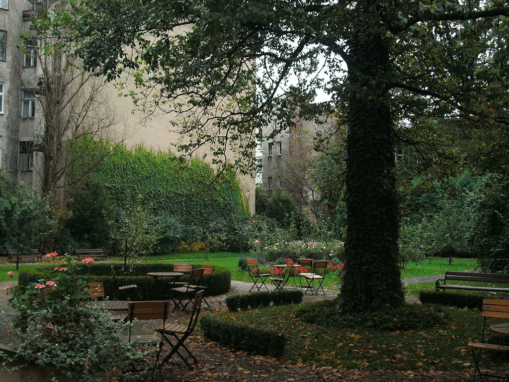 1024px-Jozef_Mehoffer_House_-_garden2.jpg