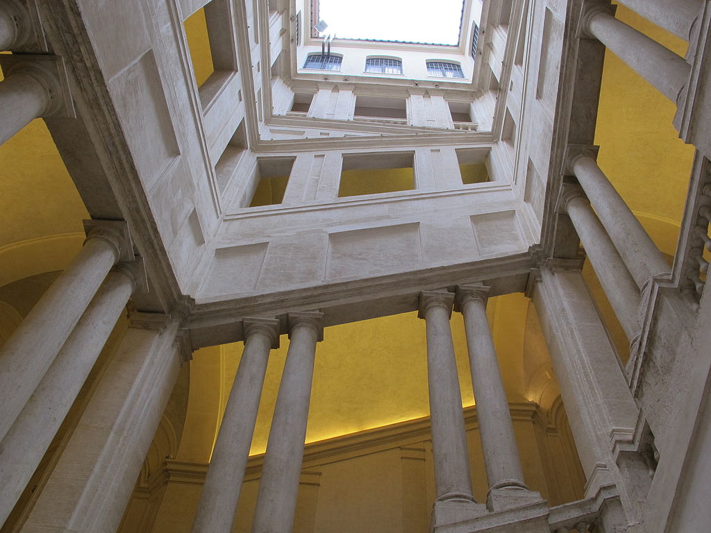 1024px-Palazzo_barberini,_scalone_del_bernini_04.jpg