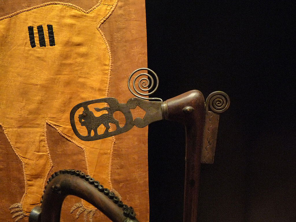 1024px-Récade-Musée_du_quai_Branly_(3).jpg