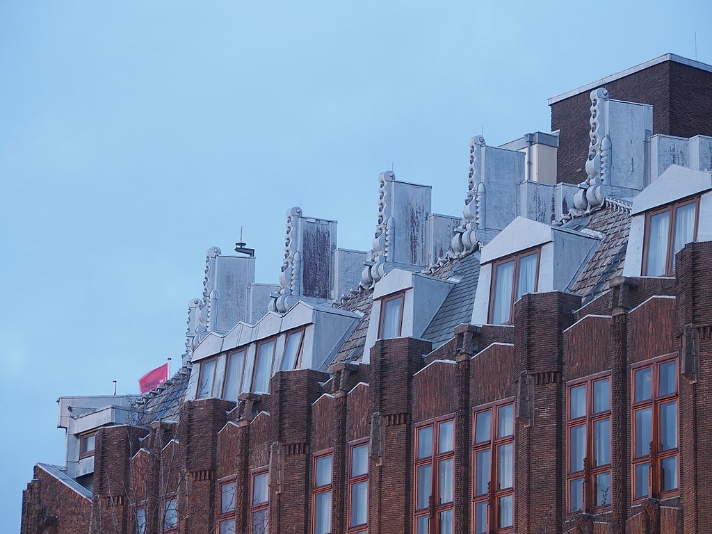 1024px-Scheepvaarthuis_7136.jpg