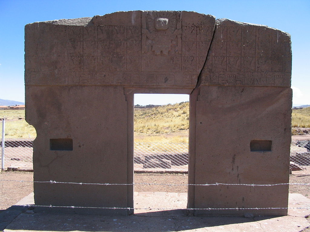 1024px-Tiahuanaco_Sun_port.jpg