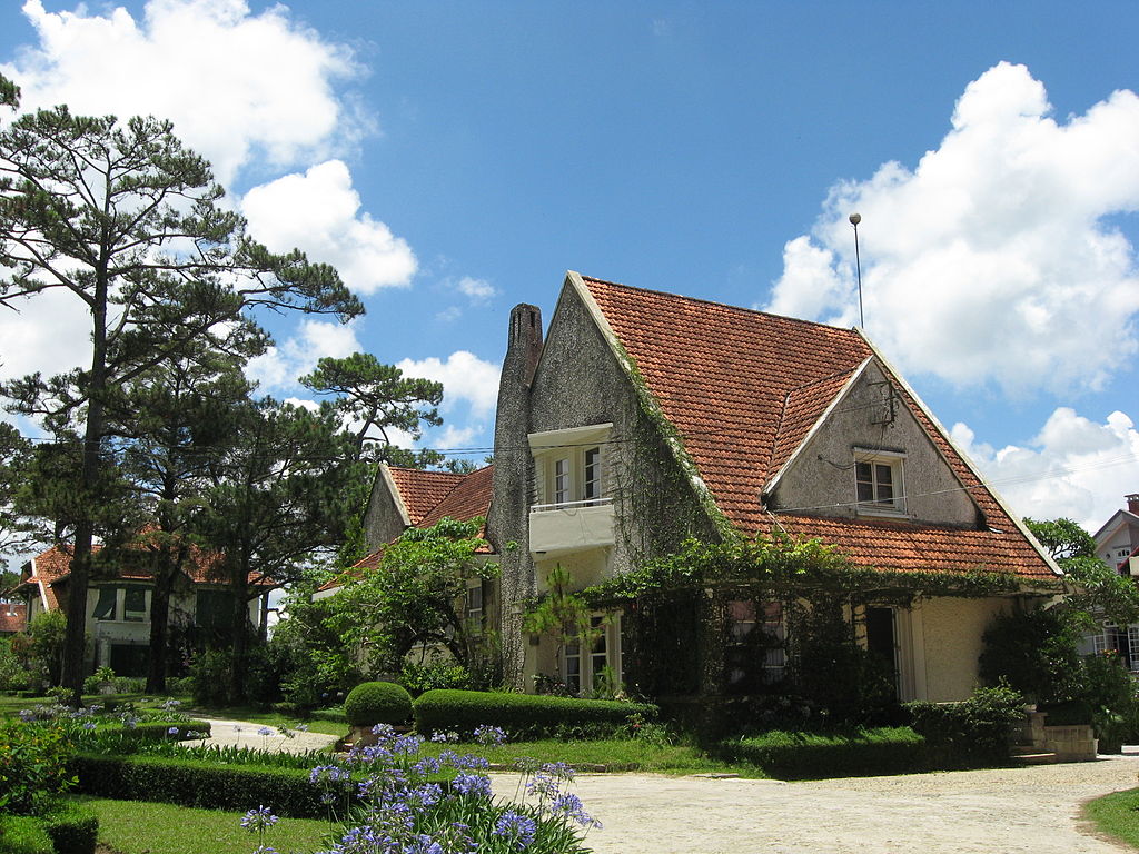1024px-Villa_16_Tran_Hung_Dao,_Da_Lat_01.jpg