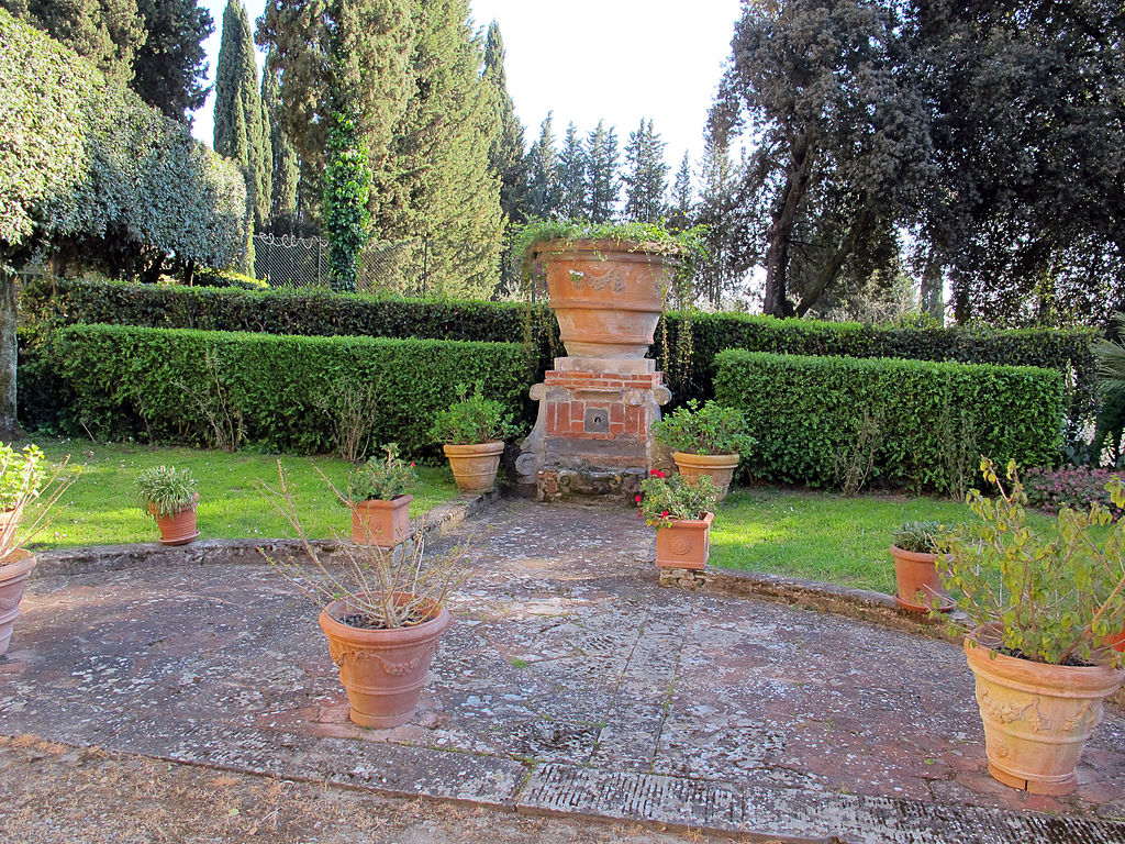 1024px-Villa_nieuwenkamp,_prima_terrazza_03.jpg