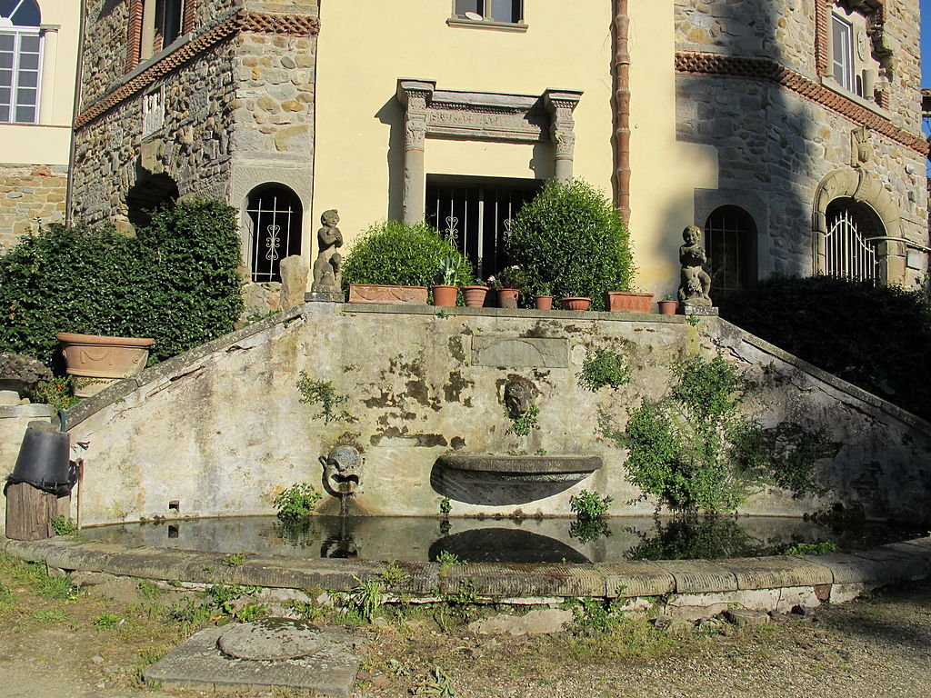 1024px-Villa_nieuwenkamp,_scale_e_fontana_02.jpg