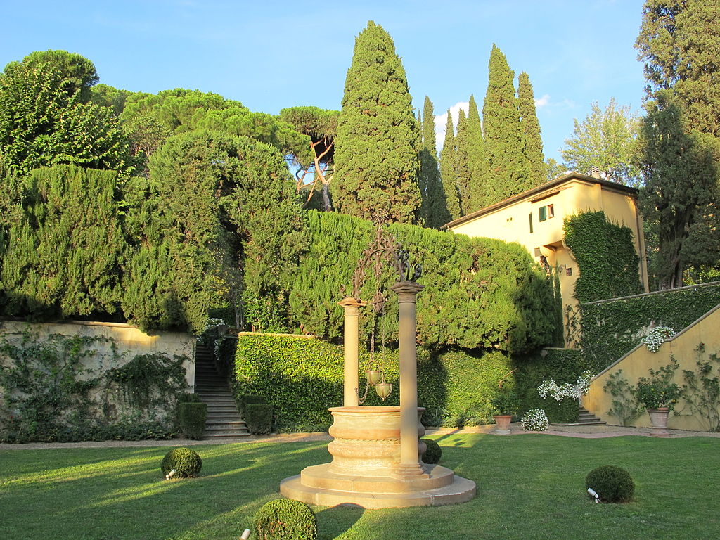 1024px-Villa_sparta,_parco,_terrazza_superiore_del_pinset_02.jpg