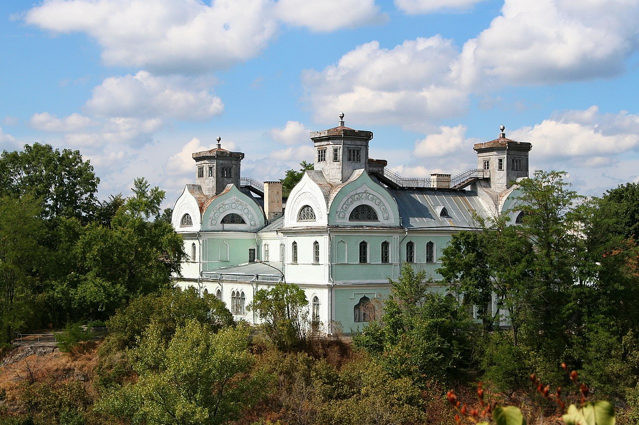 1280px-Палац_Лопухіних,_Корсунь.jpg