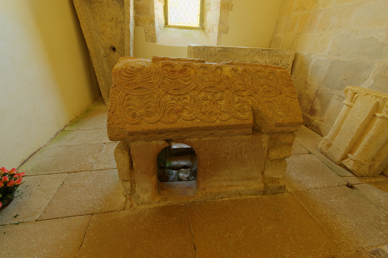 1280px-2011-09-12_16-20-31-eglise-Saint-Dizier-l-eveque.jpg