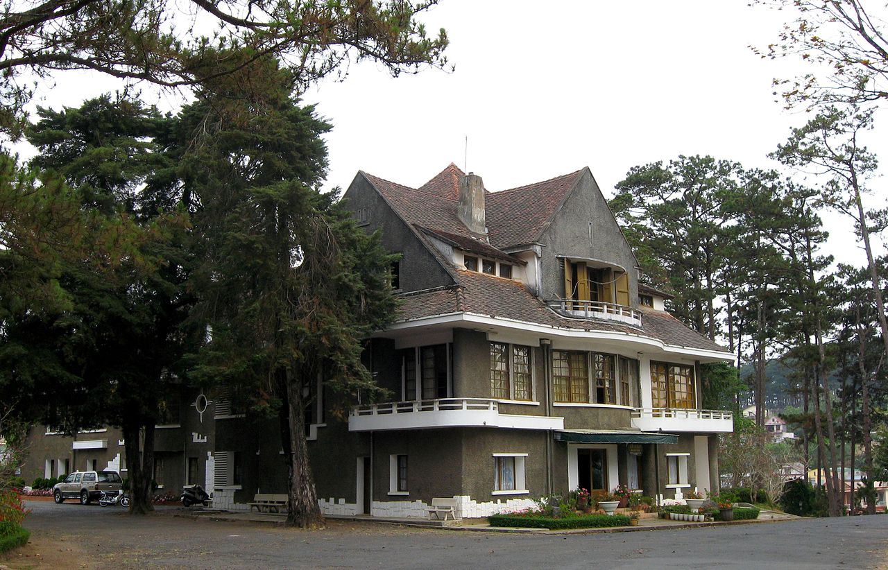1280px-Dalat_Trade_Union_Tourist_Hotel_03.jpg