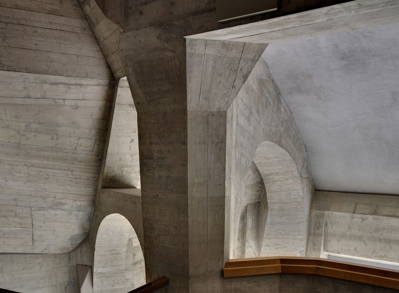 1280px-Dornach_-_Goetheanum_-_Westtreppenhaus4.jpg