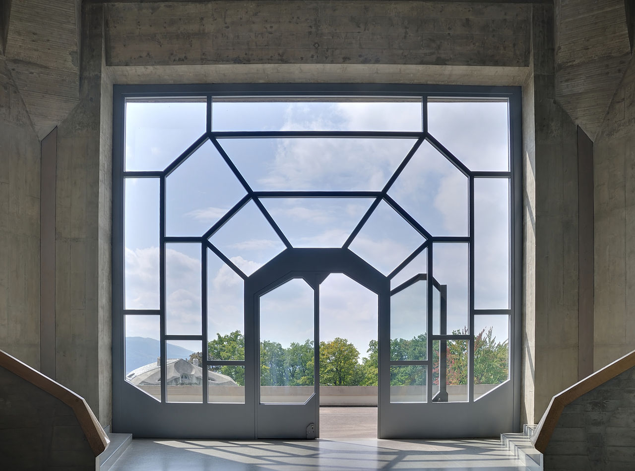 1280px-Dornach_-_Goetheanum_-_Westtreppenhaus6.jpg