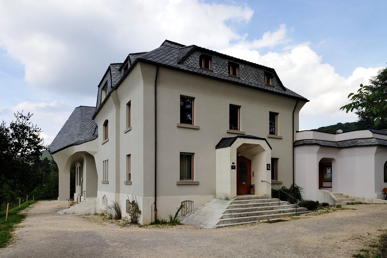 1280px-Dornach_-_Haus_Brodbeck.jpg