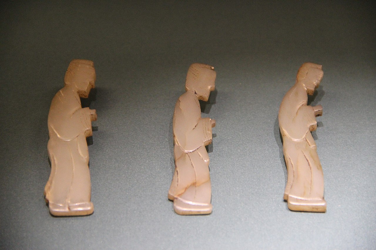 1280px-Eastern_Han_Jade_Figures.jpg