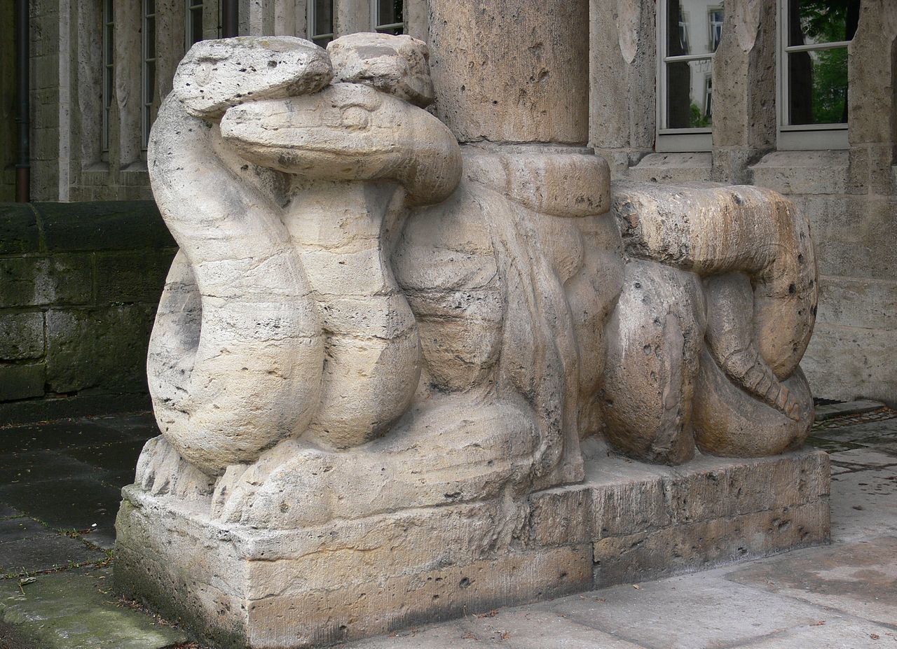 1280px-Jena_UHG_Hauptportal_3.jpg