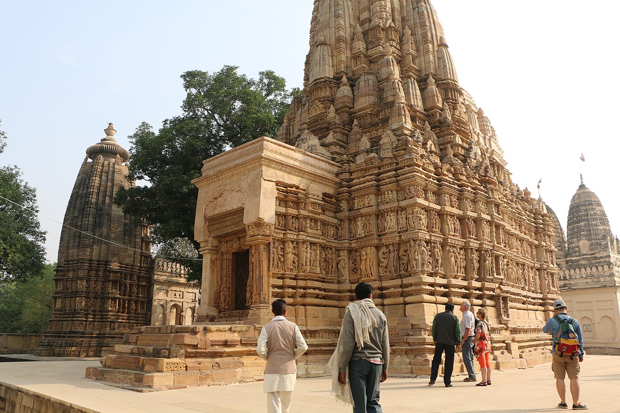 1280px-Khajuraho,_India_(23262990240).jpg
