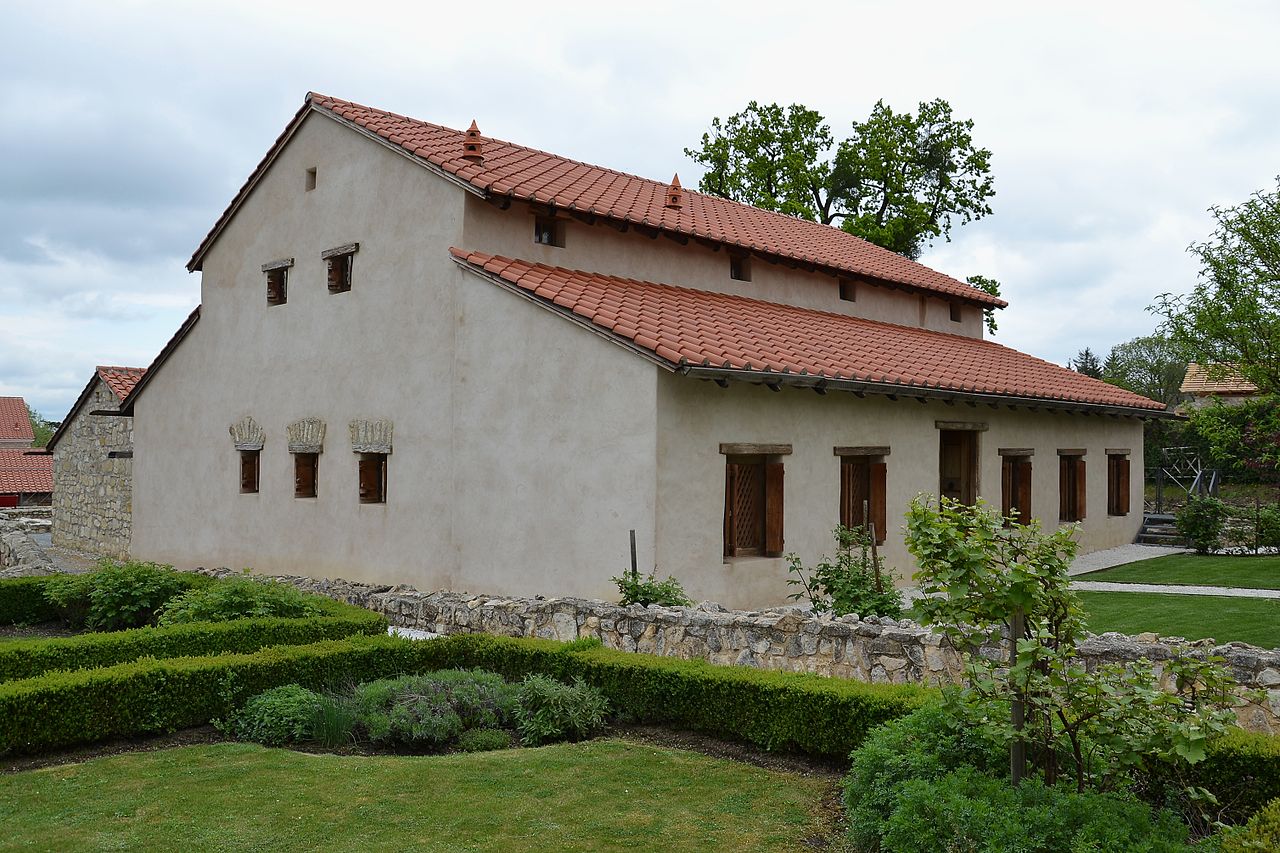 1280px-Open_air_museum_Petronell_-_House_of_Lucius_Maticeius_Clemens.jpg