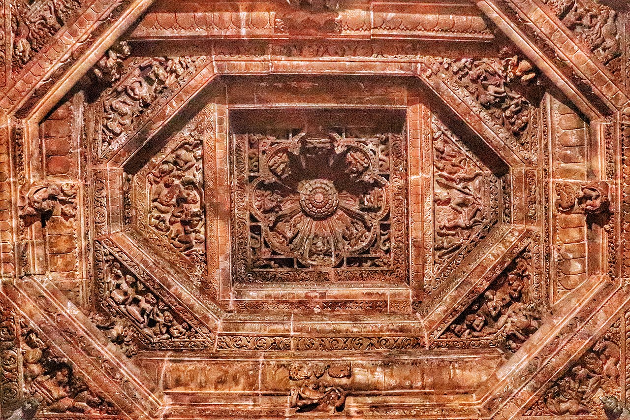 1280px-The_beautiful_ceiling_pattern_of_Mukteshvara_Temple.jpg