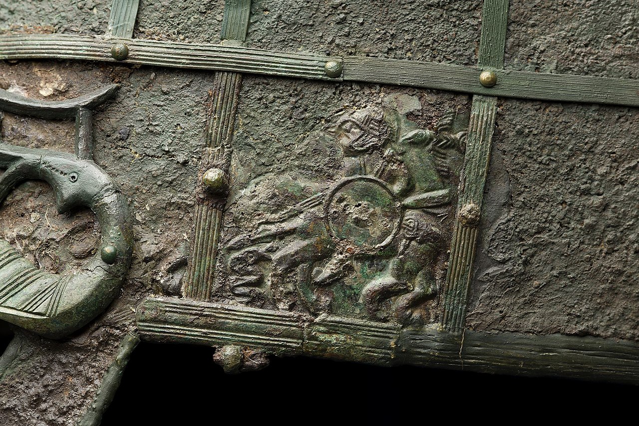 1280px-Vendel_I_helmet_456063.jpg